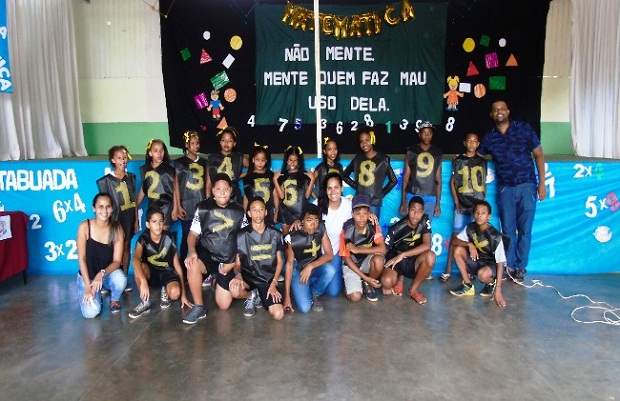 Idealizada pelo professor da disciplina, Alex Moreira, a 1ª Gincana da Matemática mobilizou alunos, diretores e professores durante dois meses. Foto: Arquivo da Escola